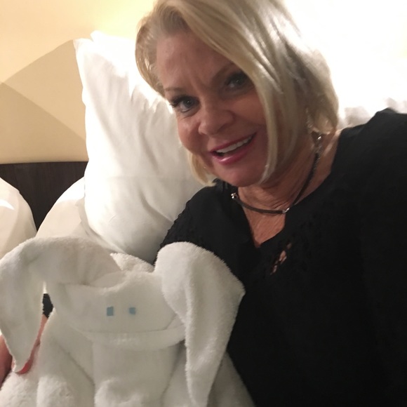 Meet your Posher, Becki - Picture 4 of 8